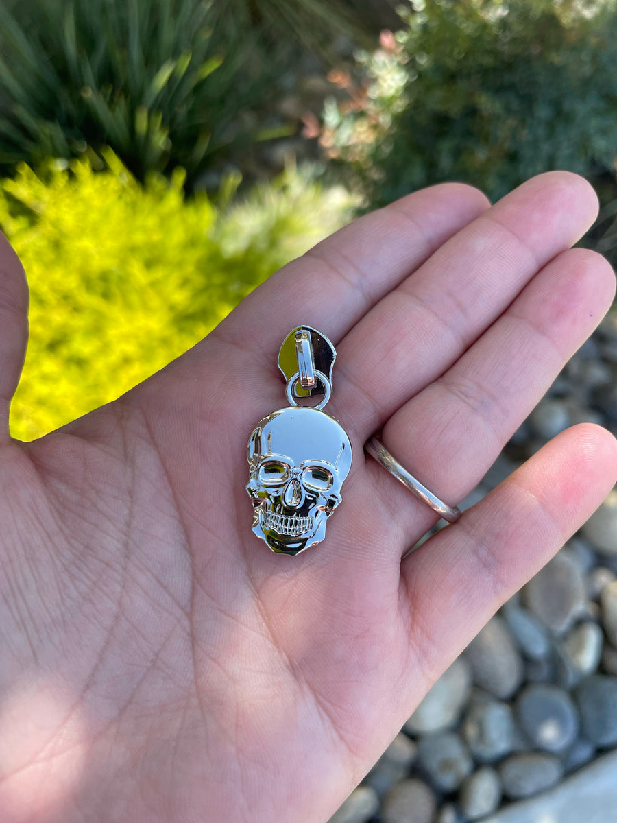 Skull zipper pulls – Wonderground Fabrics