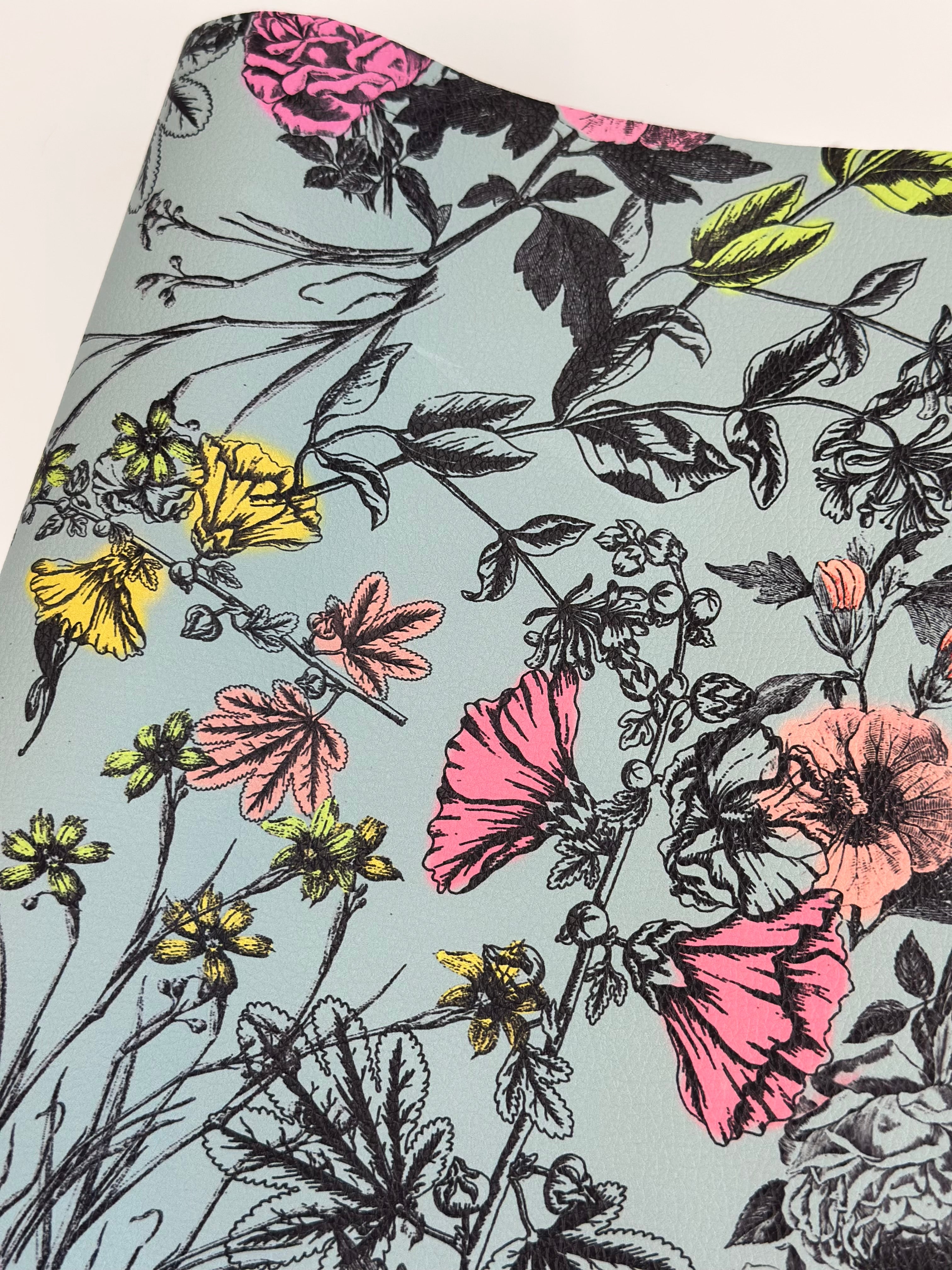 Powder Vintage Floral Pebble Vinyl