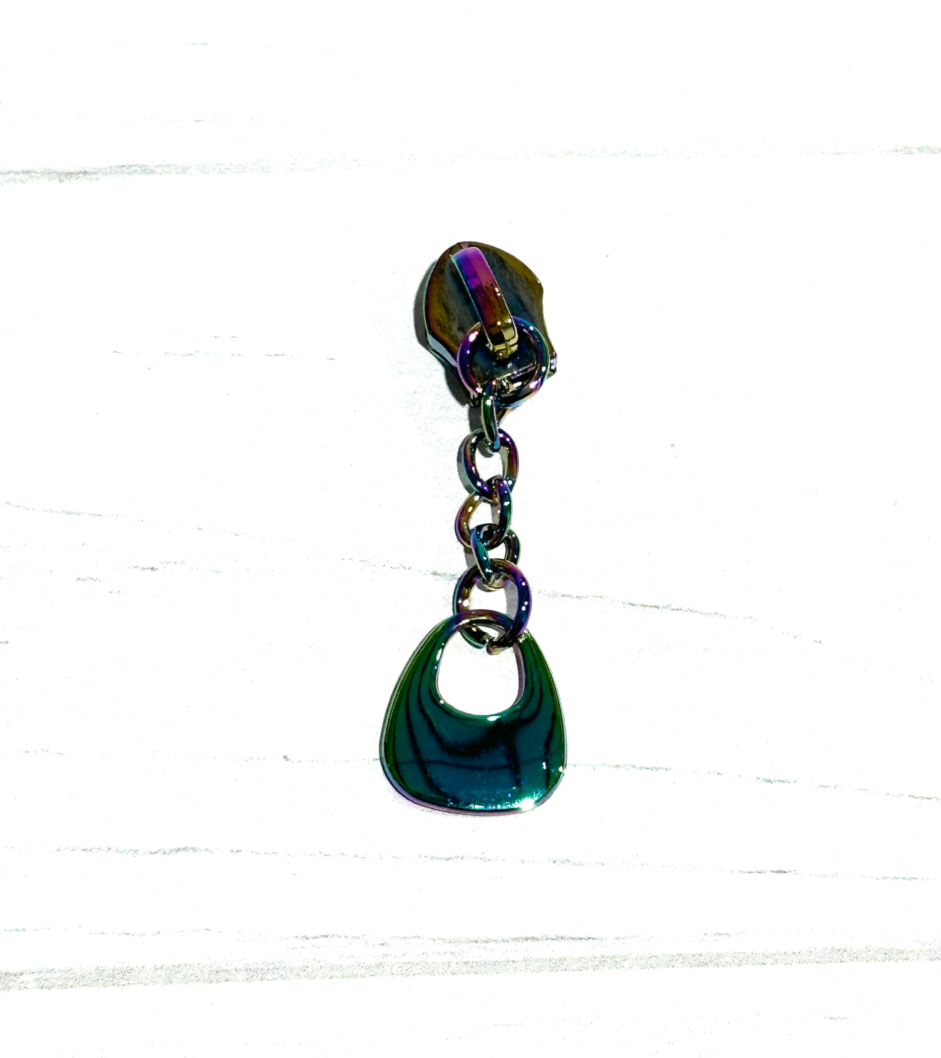 Retro dangle zipper pull