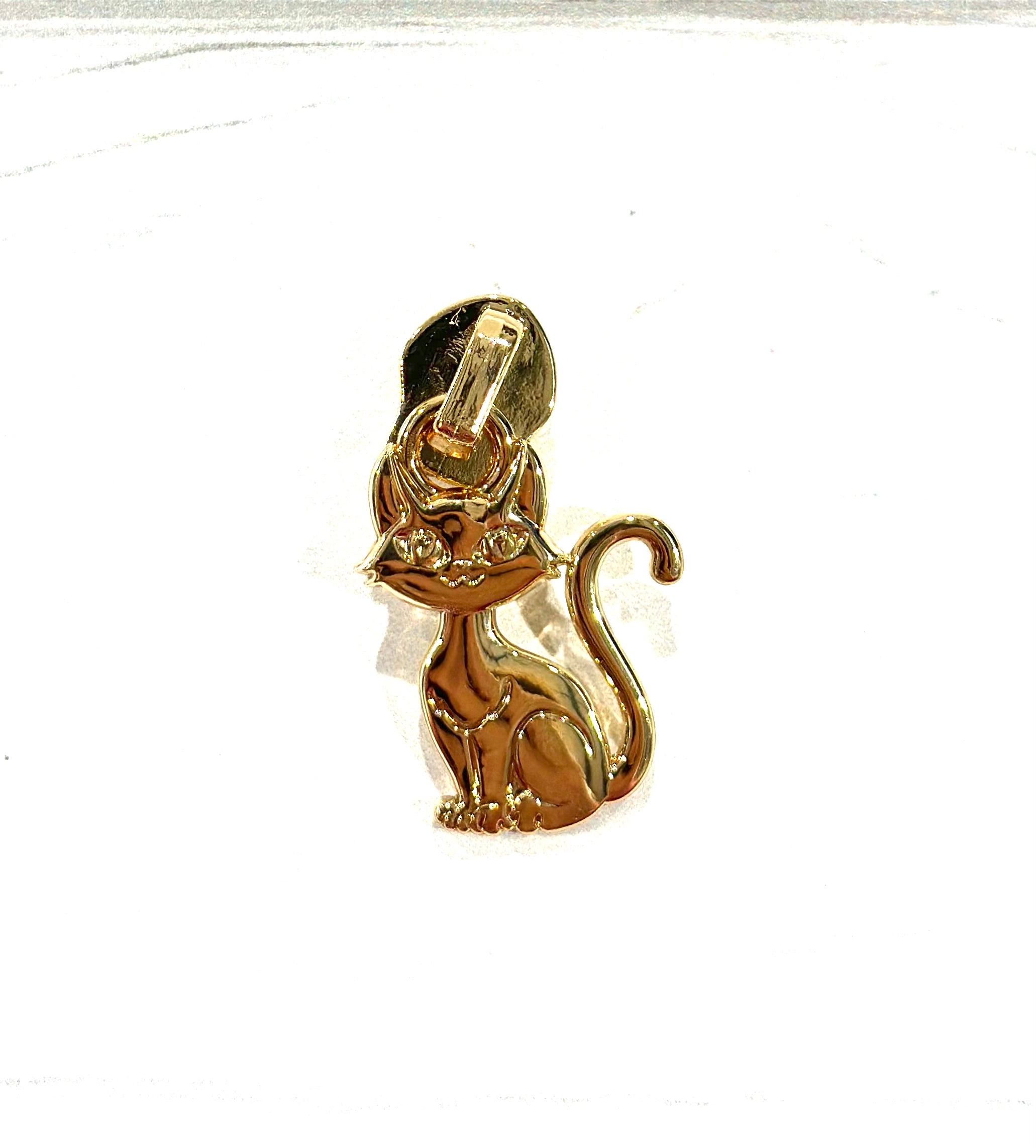 Cat zipper pulls