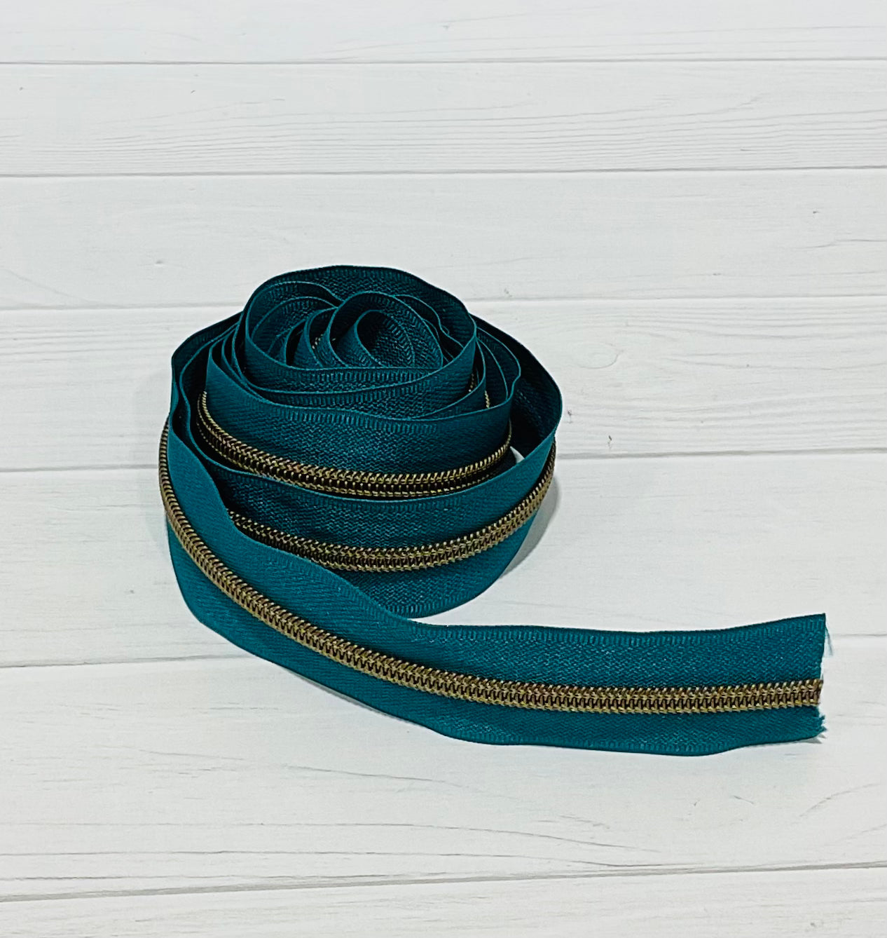 Teal with Antique Teeth Zipper Tape